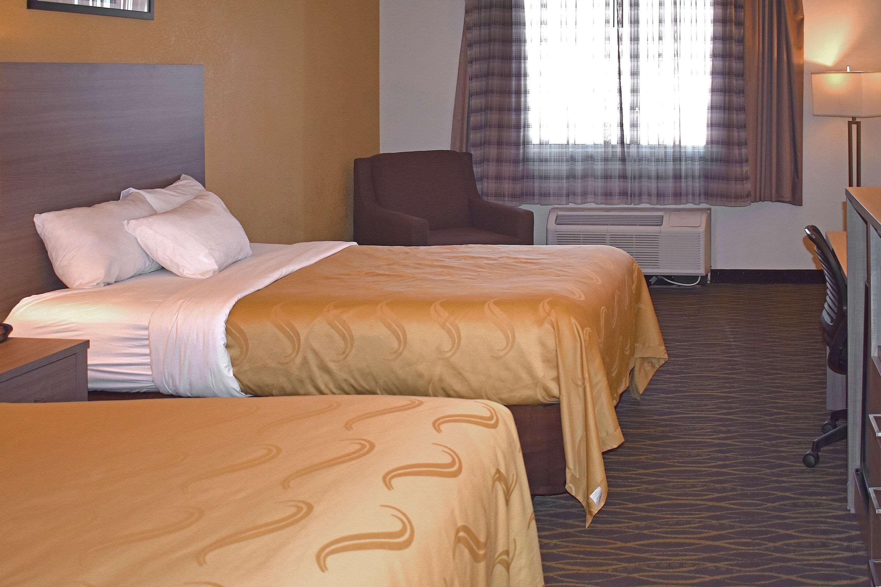 Quality Inn & Suites Kearneysville - Martinsburg Екстериор снимка